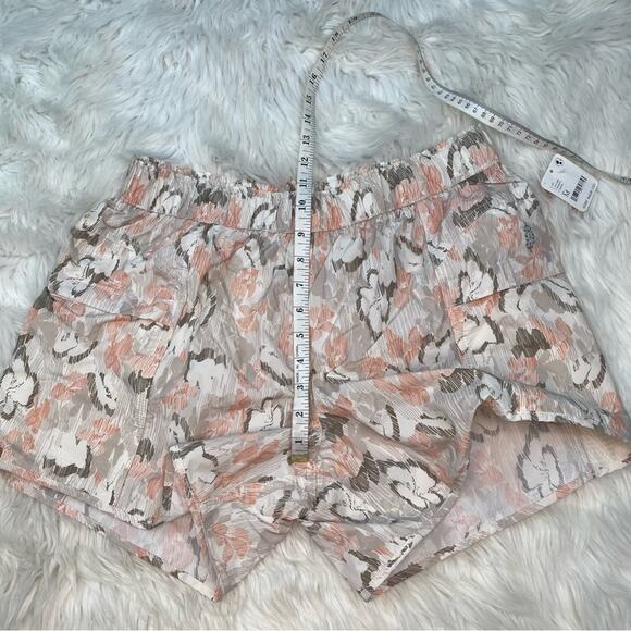 Free People Movement Women's In the Wild Printed Shorts Ivory Combo Size M NWT - Picture 6 of 13